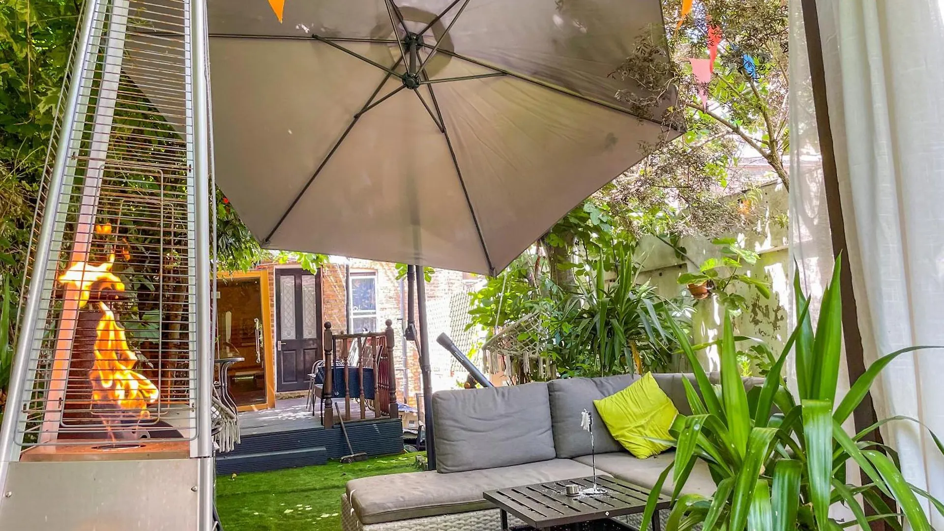 Double Room W/Projector & Garden Hot Tub London United Kingdom